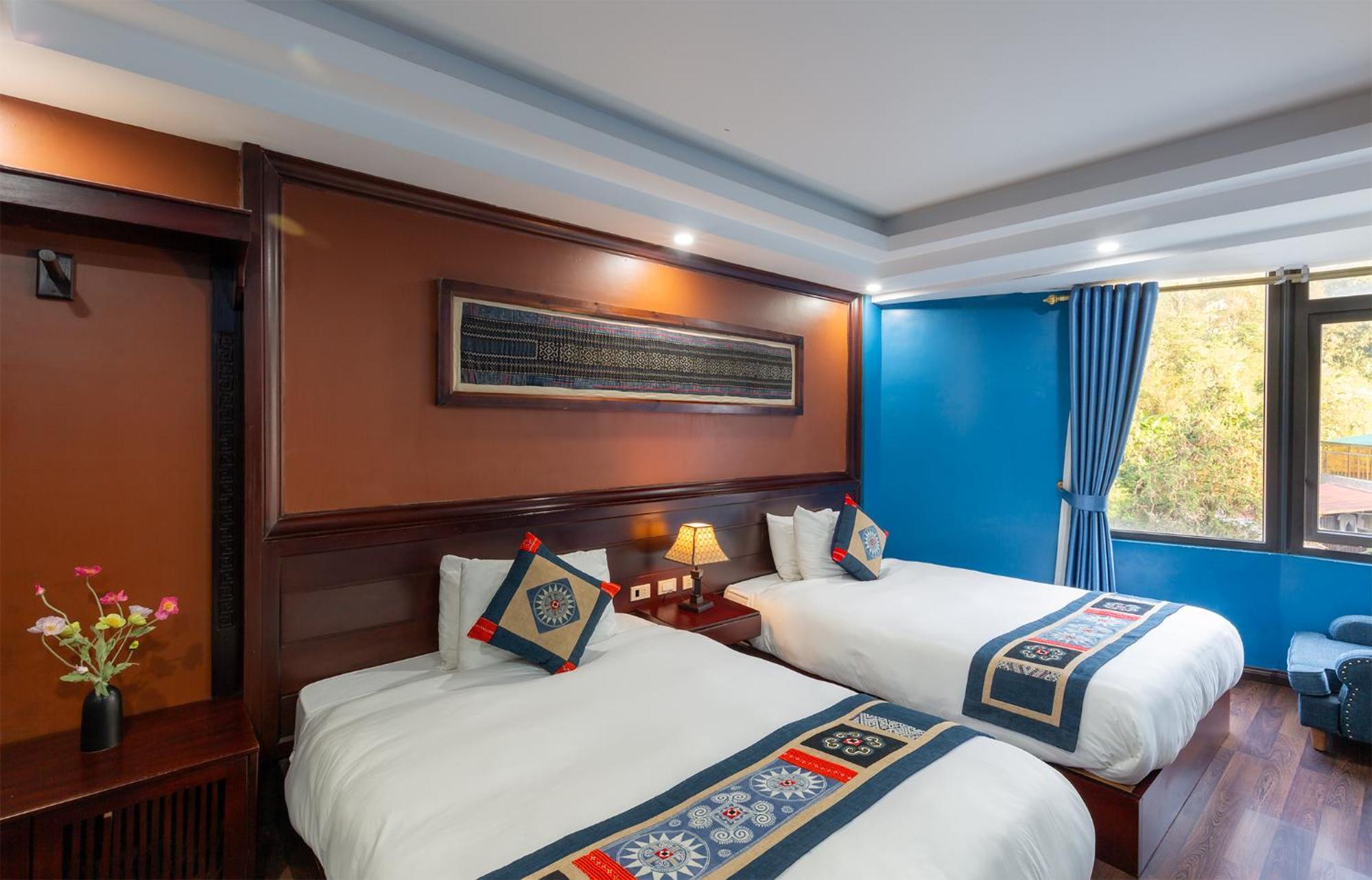 Full House Hotel
